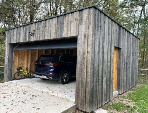 Garage en bois.